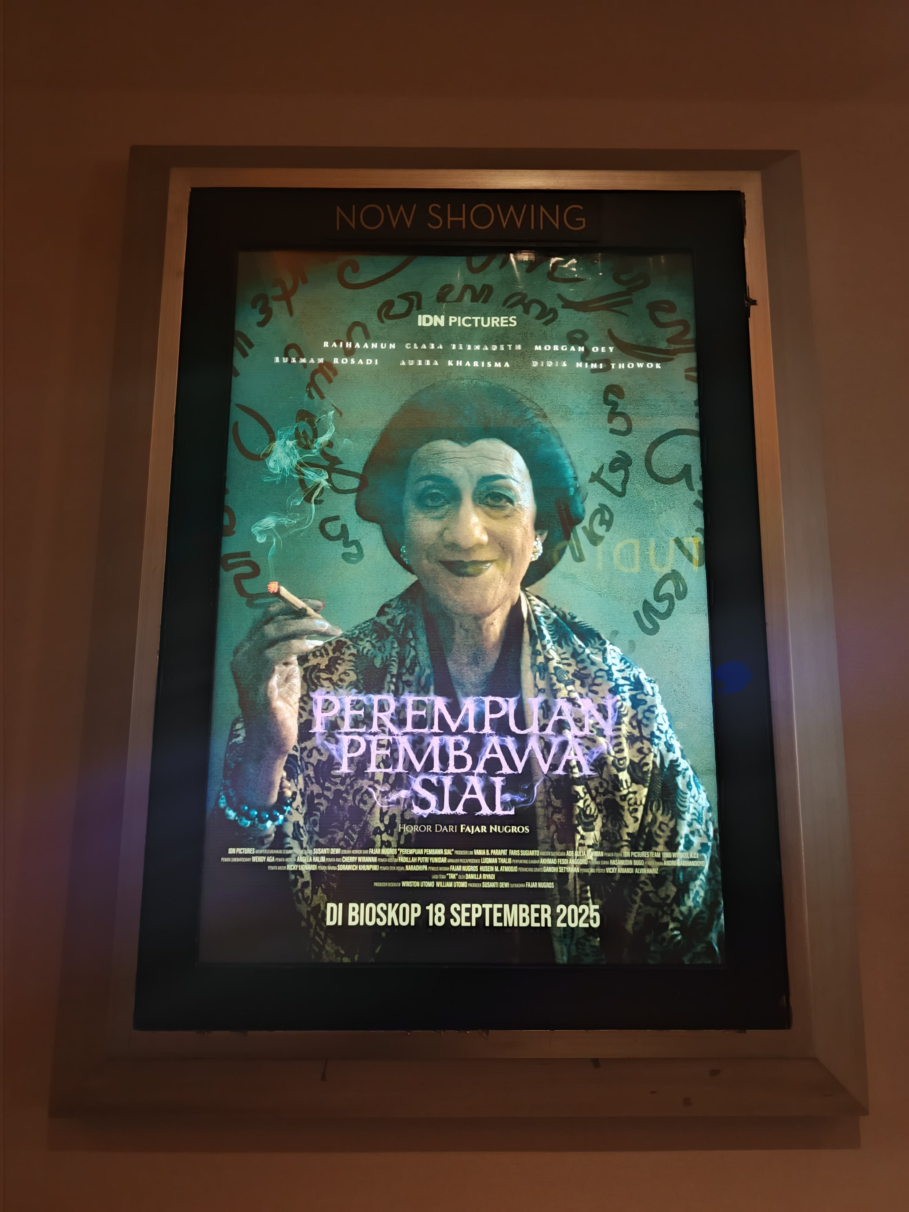 Perempuan Pembawa Sial